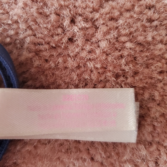 Victoria's secret bro - Picture 2 of 2